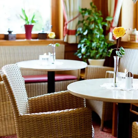 Dorf Cafe Alojamento de Acomodação e Pequeno-almoço Haus im Ennstal