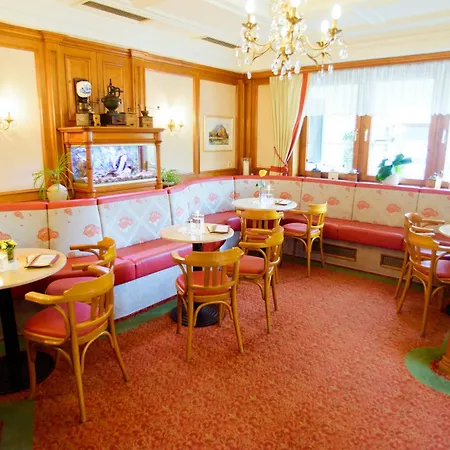 Alojamento de Acomodação e Pequeno-almoço Dorf Cafe Haus im Ennstal